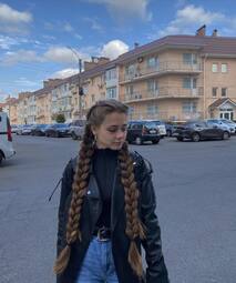 thumbnail of _.dasha.dabizha._ big hair braids.jpg