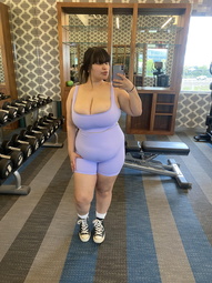 thumbnail of BigBellies_anayelir_1105g5s-la.jpg