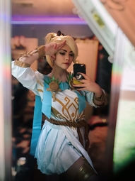 thumbnail of 53542844_Winged Victory Mercy costest_IMG_6334.jpg