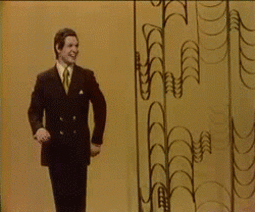 thumbnail of trololo-eduard-khil-gifka-pesochnitsa-1204344.gif