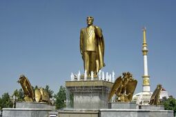 thumbnail of Turkmenbashi-statue-ashgabat-independence-park-Turkmenistan.jpg