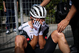 thumbnail of cry.jpg