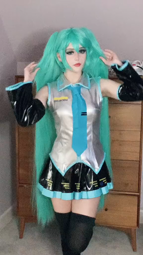 thumbnail of Me when I don’t know the dance #hatsunemiku #vocaloid  [7185091514211634474].mp4