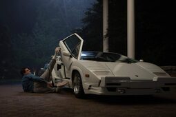 thumbnail of lamborghini-countach-wolf-of-wall-street-1536x1024-1514764226.jpg