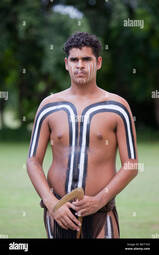 thumbnail of an-aboriginal-man-at-the-tjapukai-aboriginal-park-near-cairns-queensland-BK71N3.jpg