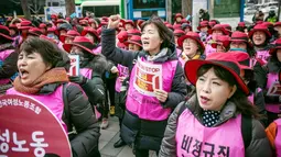 thumbnail of South-Korea-women-protest-for-gender-equality-like-in-4B-movement.webp