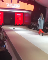 thumbnail of istanbul_fashion_show_cat.mp4
