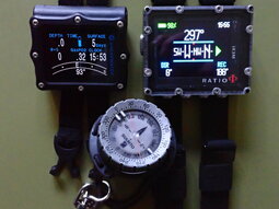 thumbnail of Shearwater_Perdix_and_Ratio_iX3M_GPS_in_compass_mode_with_Suunto_SK7_magnetic_compass_in_close_proximity_P9070461.jpg