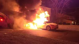 thumbnail of Tesla-Car-Fire-Pennsylvania-Fort-Washington-Fire-Company.webp