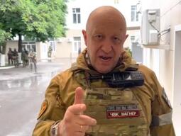 thumbnail of Prigozhin in Rostov Southern Military District HQ.jpg