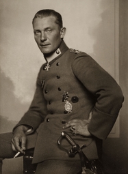 thumbnail of Nicola_Perscheid_-_Hermann_Göring_um_1918.jpg