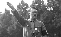 thumbnail of 280px-Nürnberg_Reichsparteitag_Hitler_retouched_(teapot-cropped)[1].jpg