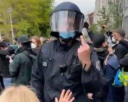 thumbnail of Berlin-Police-Finger.jpg