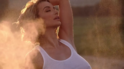 thumbnail of Lindsey Pelas.webm