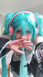 thumbnail of 7043480628209143045 HATSUNE MIKU CANT DANCE 😨  #hatsunemiku #hatsunemikucosplay #miku #mikucosplay #mikuhatsune #mikuhatsunecosplay-264.mp4