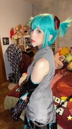 thumbnail of 7193006647906716974 Had to do it to ‘em 💚💙 #mikucosplay    #hatsunemikucosplay    #gumicosplay   #gumimegpoidcosplay  #gumimegpoid     #vocaloidcosplay   #vocaloidcosplayer   #cosplayaudio   #cospla.mp4
