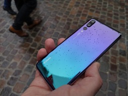 thumbnail of Huawei_P20_Pro_in_Paris.jpg