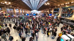 thumbnail of Yellow Vests occupy Paris's Gare du Nord.webm