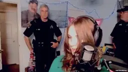 thumbnail of police-burst-into-bedroom-of-trans-girl-during-twitch-stream.webp