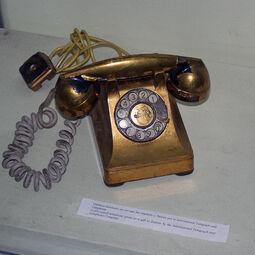 thumbnail of 1024px-Gold_coated_telephone_batista_ITT_habana.JPG