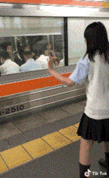 thumbnail of 1536537668832.gif