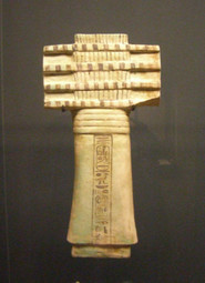 thumbnail of Amulette_en_forme_de_pilier_Djed_au_nom_de_Ramsès_IX_(Louvre).jpg