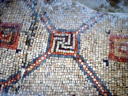thumbnail of swastika-mosaiken-Moaz-israel.jpg