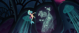 thumbnail of 1745373__safe_screencap_princess+skystar_my+little+pony-colon-+the+movie_classical+hippogriff_female_hippogriff_jellyfish_mare_mount+aris_seapony+(g4.png