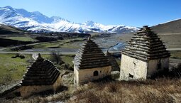 thumbnail of Ossetian necropolis, Dargavs_GGaRvRmXsAAbKt_.jpg