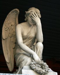 thumbnail of Angel_statue_facepalm_by_evilqueen112-d490qyc.jpg