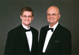 thumbnail of Edward Snowden and Michael Hayden (2011 Gala) [wired.com].jpg