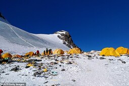 thumbnail of Эверест,мусор,свалка,редкое фото_(Camp Four).jpg