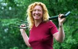 thumbnail of charlie dimmock.jpg